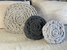 Load image into Gallery viewer, Rose Pillow Set!
